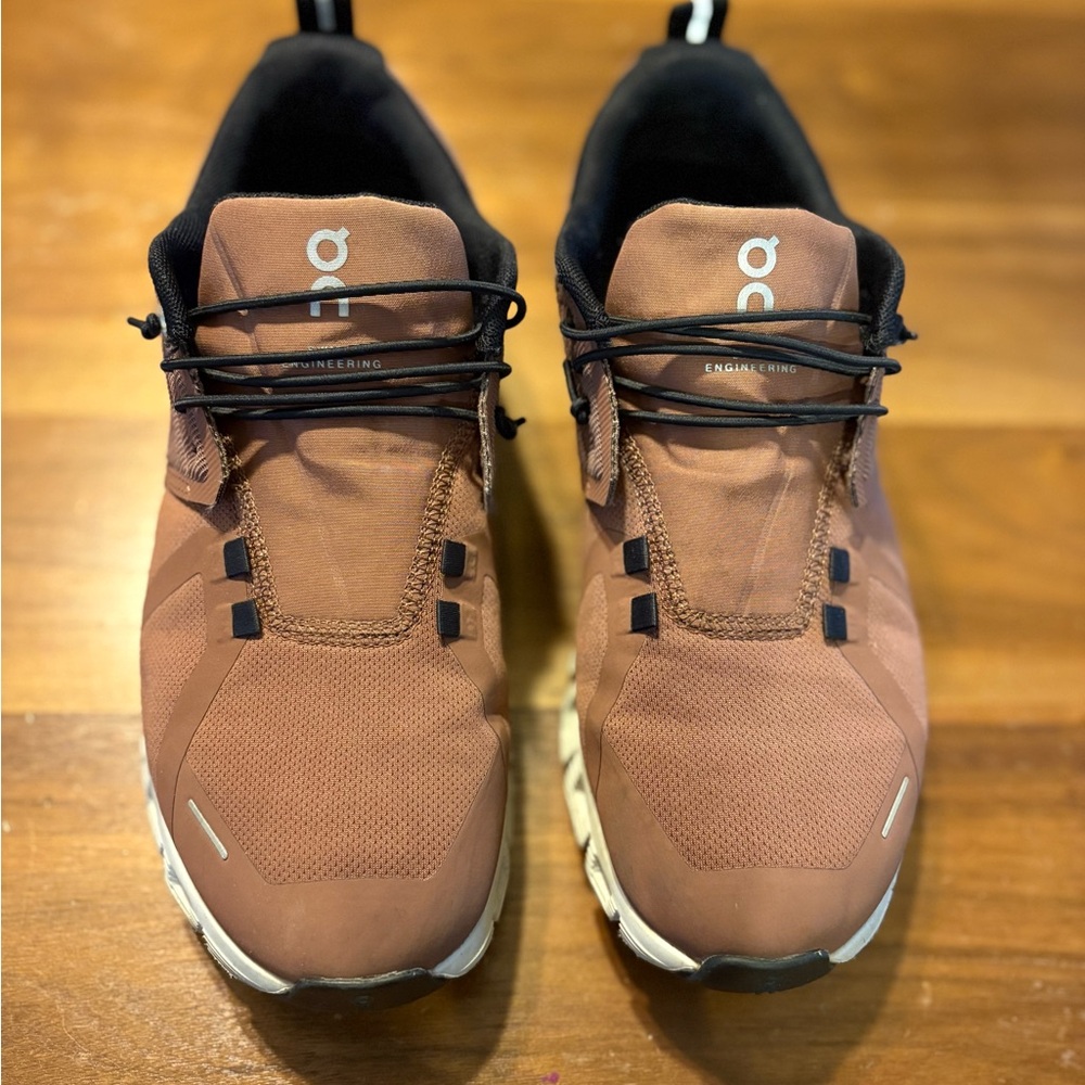On Cloud Waterproof Women’s Shoes - like new!